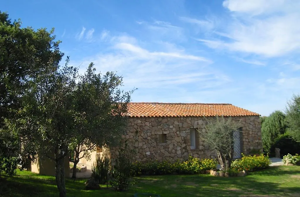 Hébergement de vacances Villa Le Tre Pietre à Baja Sardinia Italie